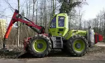 WF trac 2460, Forstspezialschlepper der Firma Werner Forst-und Industrietechnik in Trier, auf Basis des MB tracs und des Unimogs, Feb.2021