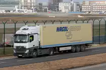 Mercedes Benz LKW am Flughafen Frankfurt 19.2.2021