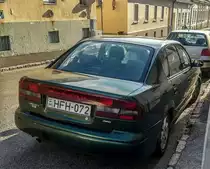 Rückansicht: Subaru Legacy (3. generation) mit dem heutzutage wieder modischen  Lightbar . Foto: August 2020
