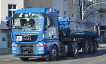 L & T Transport und Baustoffhandel GmbH mit einem MAN TGX 18.460 Sattelkipper am 01.03.21 Berlin Karlshorst.