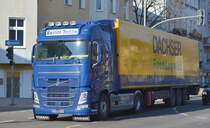 Enrico Bonin Fuhrunternehmen mit einem Sattelzug für DACHSER mit einer VOLVO FH 460 EURO 6 Zugmaschine am 01.03.21 Berlin Karlshorst.