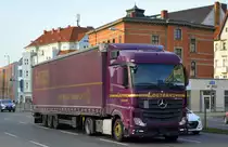 Logtrans Spedition + Logistik GmbH mit einem Sattelzug mit MB ACTROS 1842 Zugmaschine am 03.03.21 Berlin-Schöneweide.