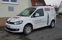 =VW Caddy vom Malerbetrieb HÜBNER steht im Februar 2021 in Hünfeld