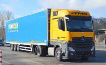 Niederländischer Sattelzug mit MB ACTROS 1942 Zugmaschine (TMS) mit Auflieger von Sped. Verhoek Europe am 05.03.21 Berlin Marzahn.