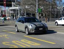 Grau / Schwarzer Mini unterwegs in der Stadt Zürich am 21.02.2021