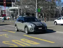 Grau / Schwarzer Mini unterwegs in der Stadt Zürich am 21.02.2021