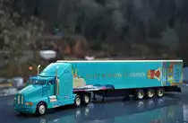 ALBEDO 1:87 US-TRUCK  4711 

Bildschönes ALBEDO-Modell eines US-Trucks mit der vielleicht
berühmtesten Hausnummer Deutschlands...
Glockengasse 4711 in KÖLN  Echt Kölnisch Wasser ...14,3.2021