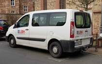 =Peugeot Partner vom LANDESBETRIEB BAU und IMMOBILIEN HESSEN steht im März 2021 in Hünfeld