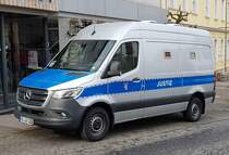 =MB Sprinter der Justizverwaltung steht in Hünfeld im März 2021