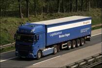 DAF XF105.460SCC  SuperSpaceCab  der Spedition HERMESMANN ist fr das Logistikzentrum Montan in Hagen unterwegs. (15.04.2009)
