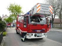 Drehleiter der Feuerwehr Hnfeld auf einem Iveco Magirus EuroFire tector, gesehen am 16.04.09 in 36088 Hnfeld 