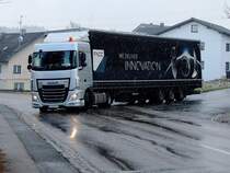 DAF XF-EURO6, beliefert auch bei Schneetreiben die am Auflieger beladenen  Innovationen ; 210319