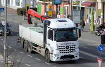 S&Z Logistik GmbH mit einem MB AROCS 2545 Baustofftransport-LKW (Selbstlader) am 22.03.21 Berlin Buch.
