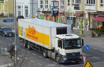 Netto Marken-Discount Stiftung & Co. KG mit einem Sattelzug mit MB ACTROS 1840 Zugmaschine mit Kühlthermo-Auflieger am 22.03.21 Berlin Buch.