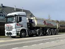 MB Arocs Kippsattelzug von Lehmann Transport am 23.3.21 in Hindelbank.