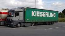 =MB Actros der Spedition  lit , aus Brake, transportiert einen Auflieger der Spedition KIESERLING, 10-2019