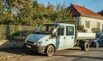 Ford Transit Doppelkabine + Pritsche aus 2001. Aufnahme: 10.2020.
