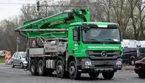 Heidelberger Beton GmbH mit Mercedes Benz ACTROS 3241 mit WAITZINGER W 36 XXH- Betonpumpe am 01.04.21 Berlin Marzahn.