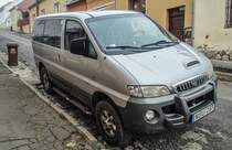 Dieser Hyundai H1 trägt irgend aus einem Grund einen Subaru Logo. Foto: November 2020.