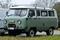 Tief im Westen hat sich ein Liebhaber russischer Fahrzeugtechnik gefunden und somit bot sich mir die Gelegenheit, einen UAZ 452 in meiner Heimatstadt Hattingen abzulichten. (März 2021)