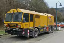 Vaia Car von LSF, Zweiwegefahrzeug zum Schienenschweißen, steht nahe einer Bahnbaustelle in Drauffelt abgestellt. 04.2021