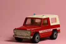 Siku Mercedes Benz 280 GE Feuerwehr. Tabletop-Fotografie 