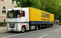 Renault Magnum- Sattelzug 'Dachser'. Berlin-Charlottenburg, bereits im Mai 2016.