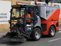 HAKO Kehrmaschine Citymaster 1600, auf dem Weg zu seinem nächsten Einsatz. 04.21