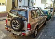 Rückansicht: Suzuki Grand Vitara XL7, gesehen Pécs (Ungarn) in 07.2020. Das Auto kam aus Norvegen!