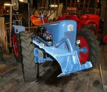 =Ursus Bambi C 10, Bj. 1959, 660 ccm, 12 PS, ausgestellt im Auto & Traktor-Museum-Bodensee, 10-2019. Der ausgestellte Ursus hat Allradantrieb und Allradlenkung.