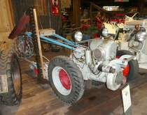 =Grunder, Bj. 1948, 370 ccm, 8 PS, ausgestellt im Auto & Traktor-Museum-Bodensee, 10-2019. Der Geburtsort ist Binningen bei Basel/CH.