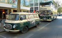 Barkas B1000 zusammen mit einem MAN SD200 von BCT-Berlin City Tour. Berlin /Kurfürstendamm, bereits im Mai 2015.