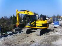 Raupenbagger JCB JS 145 auf der Baustelle der B6neu im April 2009 im Nordwesten Leipzigs.