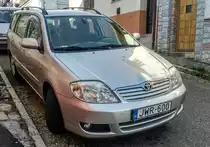 Toyota Corolla E120 Kombi, fotografiert in September 2020.