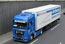 Hofmann Internationale Spedition GmbH mit einem Kühlthermo-Sattelzug mit MAN TGX 18.510 Zugmaschine am 26.04.21 Berliner Stadtautobahn Höhe Knobelsdorffbrücke. 