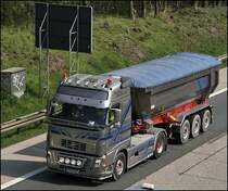 Bad Boys drive bad Toys: Das Flagschiff im Fuhrpark von AUGST BAUSTOFFE ist der VOLVO FH16 mit 660PS!