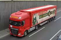 Nothnagel Wertstoffverarbeitung GmbH mit einem Sattelzug mit DAF XF EURO 6 460 Zugmaschine am 26.04.21 Berliner Stadtautobahn Höhe Knobelsdorffbrücke.  