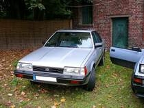 Subaru Legacy Sedan. Die Europapremiere dieses Modelles mit dem permanenten Allradantrieb erfolgte auf der IAA des Jahres 1989. Das Modell war als viertürige Limousine namens  Sedan  und als fünftüriges Kombimodell  Super-Station  lieferbar. Für den deutschen Markt waren zwei Vierzylinderboxermotoren lieferbar: 1820 cm³ mit 110 PS (Katalysator 103 PS) oder 2212 cm³ und einer Leistung von 136 PS. Nippon Classic Day an der Essener Dampfbierbrauerei im Jahr 2008 oder 2009.