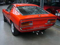 Heckansicht eines Alfa Romeo Montreal. Classic Remise Düsseldorf am 07.06.2021.