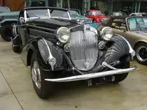 Horch 855 Spezialroadster mit einer Karosserie von Gläser aus Dresden. Vom Roadster-Modell 855 entstanden in den Jahren von 1938 bis 1938 lediglich zehn Chassis, die dann von bekannten Karosseriewerken wie Erdmann&Rossi/Berlin oder Gläser/Dresden  eingekleidet  wurden. Der Achtzylinderreihenmotor leistet 120 PS aus einem Hubraum von 4.944 cm³. Classic Remise Düsseldorf am 07.06.2021.