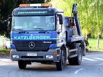 ACTROS ist am spten Nachmittag noch zu einer Baustelle unterwegs; 090415