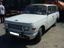 Wartburg 353 Tourist, gebaut in Eisenach von 1966 bis 1988. Das Modell 353 war der Nachfolger des Wartburg 312. Der Dreizylinderreihenzweitaktmotor leistet aus einem Hubraum von 992 cm³ 45 PS bzw. ab dem Modelljahr 1975 50 PS. Für ein solches Auto waren in der ehemaligen DDR mindestens 17.700,00 Ostmark fällig. Oldtimertreffen an der  Alten Dreherei  in Mülheim an der Ruhr am 19.06. und 20.06.2021.