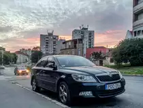 Skoda Octavia Mk2 Facelift beim Sonnenuntergang in Oktober 2020.