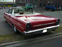 Heckansicht eines 1965´er Ford Galaxie 500 Sunliner. Oldtimertreffen an der  Alten Dreherei  in Mülheim an der Ruhr am 19.06. und 20.06.2021.
