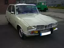 Renault 16, gebaut von 1965 bis 1980. Für die Produktion dieses Modelles wurde eigens ein Werk in der Normandie errichtet. Diese Schräghecklimousine war richtungsweisend für alle anderen Autohersteller. Hier wurde ein R16 TS abgelichtet. Der Vierzylinderreihenmotor leistet 83 PS aus einem Hubraum von 1565 cm³ und verhilft dem Wagen zu einer Höchstgeschwindigkeit von 165 km/h. Oldtimertreffen an der  Alten Dreherei  in Mülheim an der Ruhr am 19.06.2021 und 20.06.2021.