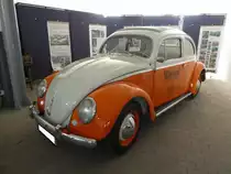 VW Typ 1 aus dem Jahr 1956. Dieser Käfer mit Faltschiebedach stammt aus dem Fundus der ehemaligen Sammlung der Tengelmann Warenhandelsgesellschaft. Der Vierzylinderboxermotor leistet aus einem Hubraum von 1.192 cm³ 30 PS. Oldtimertreffen an der  Alten Dreherei  in Mülheim an der Ruhr am 19.06.2021 und 20.06.2021.