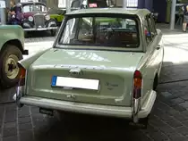 Heckansicht einer Triumph Herald 1200 Limousine. Oldtimertreffen an der  Alten Dreherei  in Mülheim an der Ruhr am 19.06.2021 und 20.06.2021.