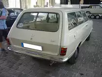 Heckansicht eines dreitürigen Opel Kadett B CarAvan aus dem Jahr 1967. Oldtimertreffen an der  Alten Dreherei  in Mülheim an der Ruhr am 19.06.2021 und 20.06.2021.