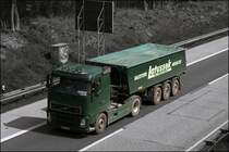 Neben Scania, MAN und Mercedes wird auch VOLVO eingesetzt. Hier ein VOLFO FH 480PS Euro5 von Latussek Baustoffe&Transport. (15.04.2009)
