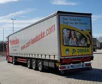 =MB Actros-Sattelzug der Spedition LÜDECKE steht im März 2021 auf einem Rastplatz an der A 7